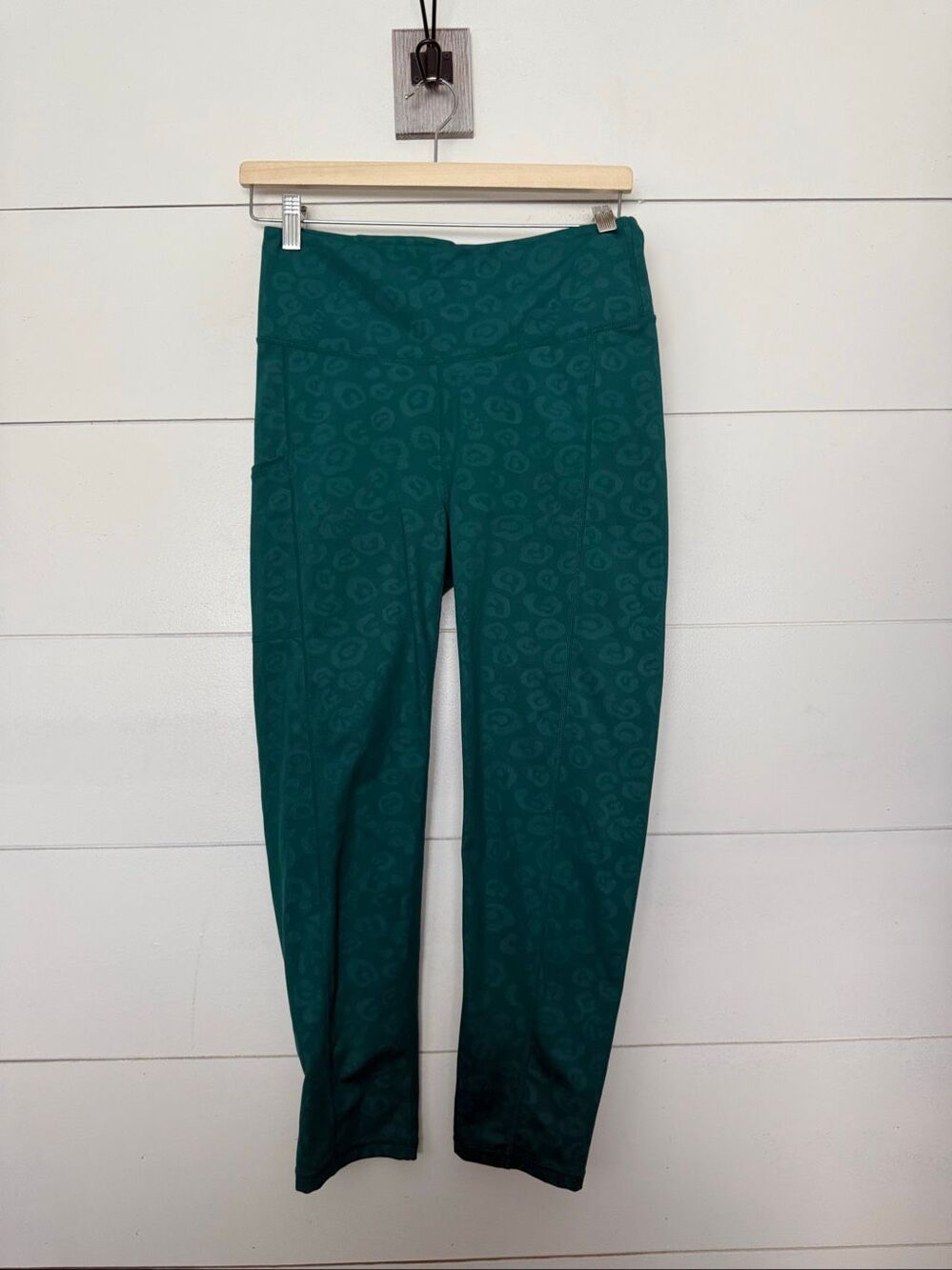 Lilly Pulitzer Women’s Medium Luxletic Leopard Pants Leggings Ankle